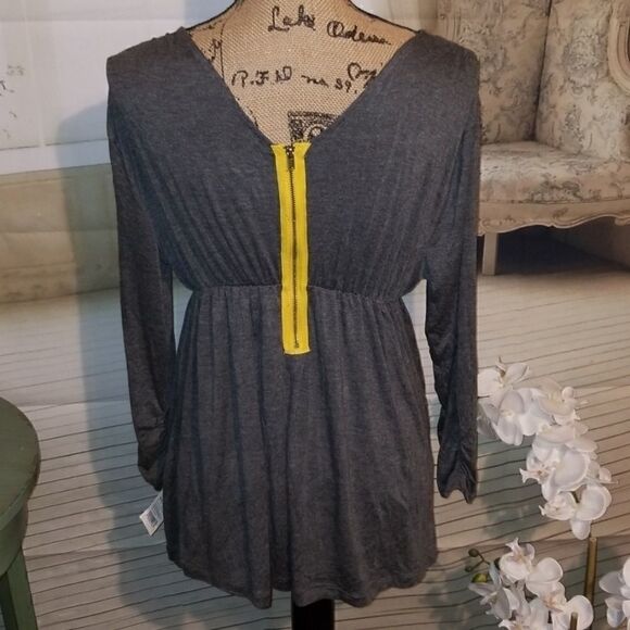 💖Host Pic💝 Liz Lange Maternity Top Size M - Picture 4 of 5